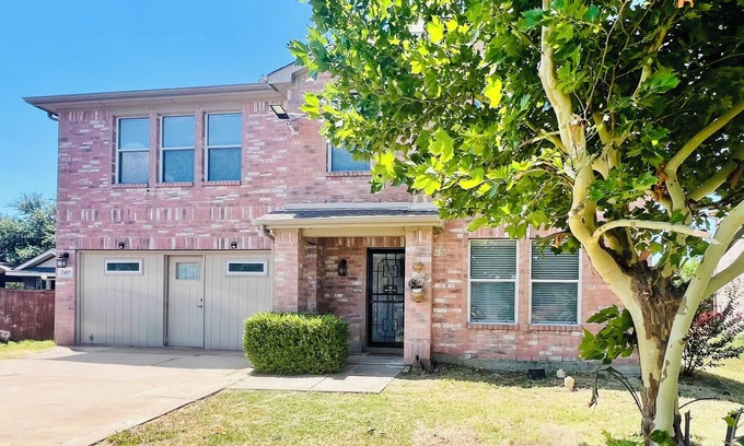 South Arlington House | 4br2.5ba AT&T Stadium - DFW Airport - Dallas Fort Worth Area.