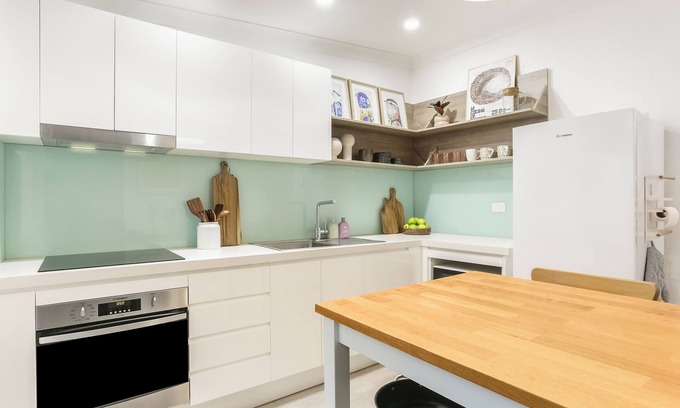 Haymarket Apartment | 4mins walk to Central! Unique 2 Bed Terrace Home