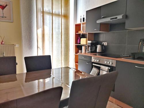 Plauen Apartment | 4RELAX - Praktisch und bequem, 4 Betten, zwei Zimmer