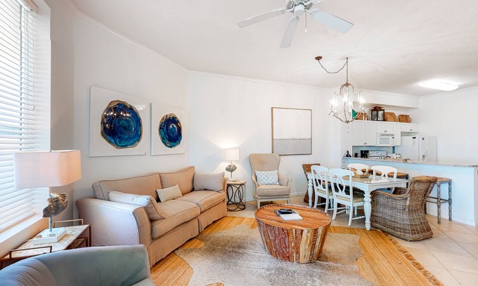 Seagrove Beach Condo | 4th-floor condo with beautiful decor, amazing views & pickleball