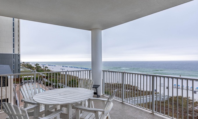 Long Beach Condo | *4th floor Just remodeled @ THE OCEAN RITZ NO ELEVATOR NEEDED*