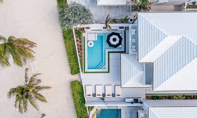 West Bay Villa | 5 Bdr Oceanside Luxury Rental - Salt Aire