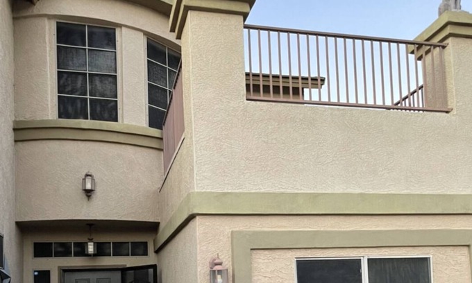 Laveen Village Bed & Breakfast | 5 Bdrm luxury house with a nice pool and so much more.