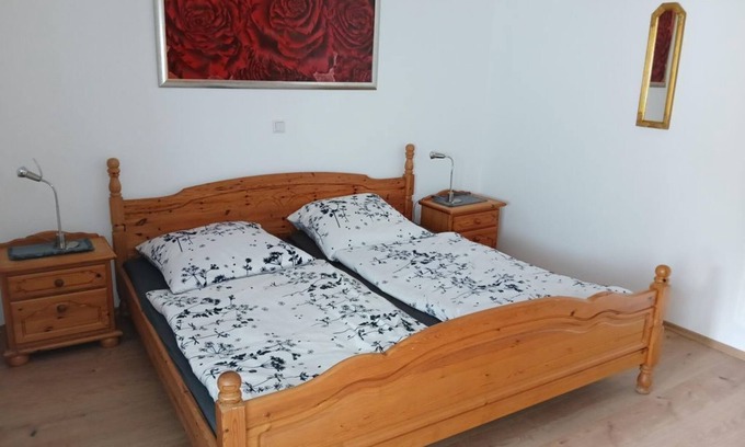 Pottum Apartment | 5 bed apartment, shower/WC, 3 bedrooms, balcony - Ferienwohnung am Steingärtchen