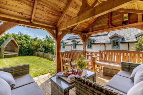 Porthcurno House | 5 Bed in St. Levan oc-c32547