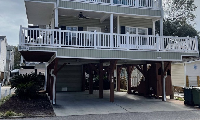 Myrtle Beach House | 5 bedroom 3.5 bath Beach House in Ocean Lakes, Myrtle Beach SC