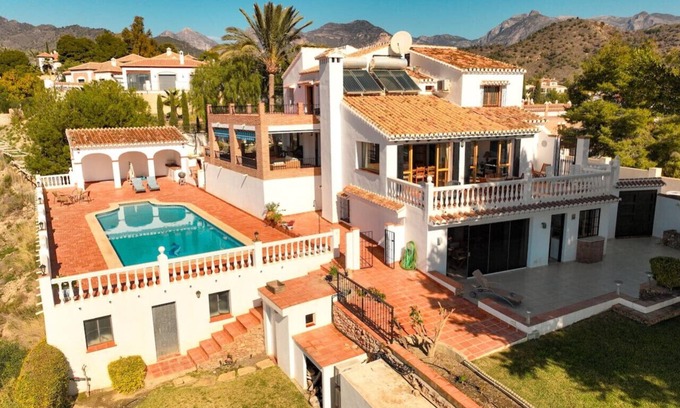 Frigiliana House | 5 Bedroom 3 en-suite 17m pool & sea mountain views