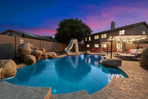 Glendale House | 5 Bedroom 4 Bath Boutique Home PREMIUM LOCATION + heated pool option