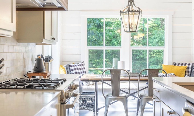 Sitka House | 5 bedroom, 4 bath modern farmhouse, close to downtown