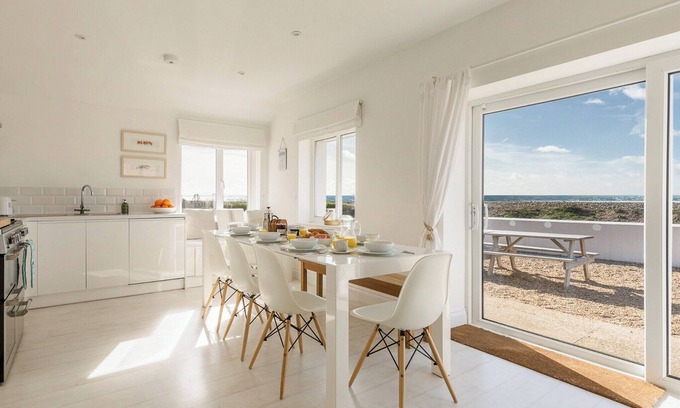 South Hayling Cottage | 5 bedroom accommodation in Hayling Island