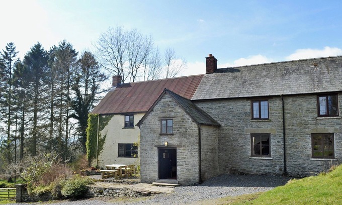 Builth Wells Cottage | 5 bedroom accommodation in near Painscastle, Hay-on-Wye