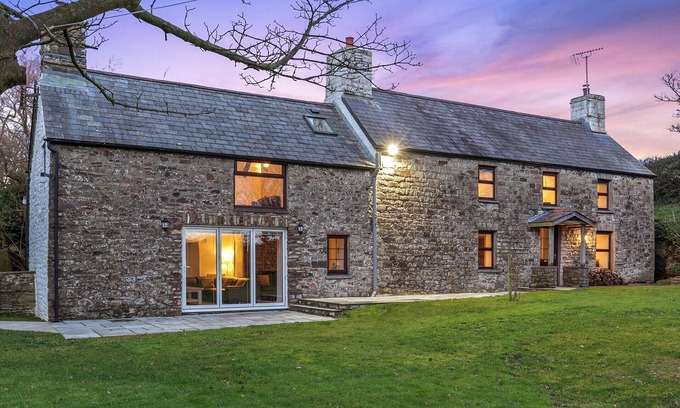 Penbryn Cottage | 5 bedroom accommodation in Llangrannog