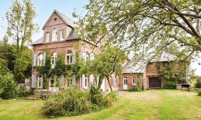 Blangy-Pont-l'Eveque Intercom House | 5 bedroom accommodation in Vieux Bourg