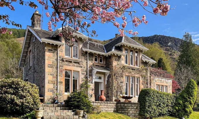 Milton House | 5 bedroom accommodation in Aberfoyle
