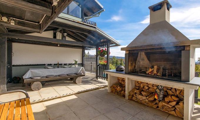 Cabar House | 5 bedroom accommodation in Kozji Vrh