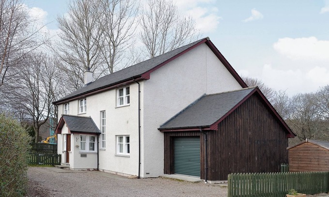 Aberlour Cottage | 5 bedroom accommodation in Aberlour