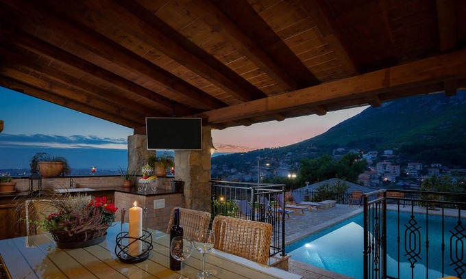 Municipality of Klis House | 5 bedroom accommodation in Klis