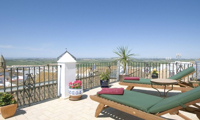 Medina-Sidonia House | 5 bedroom Andaluz Patio House, private pool, view to sea, sleeps up to 12 guests