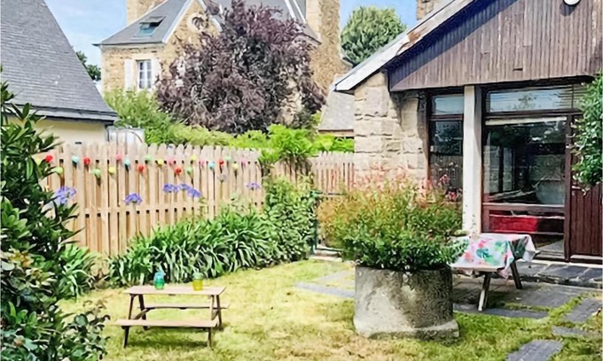 Lezardrieux House | 5 Bedroom Cozy Home In Lézardrieux