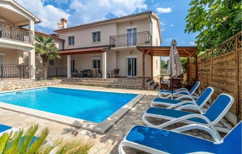 Vinez House | 5 Bedroom Cozy Home In Labin