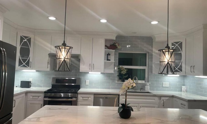 Walnut Creek House | 5 bedroom house in prestigious neighborhood!
