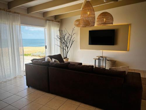 Henties Bay Villa | 5 bedroom house on the beach