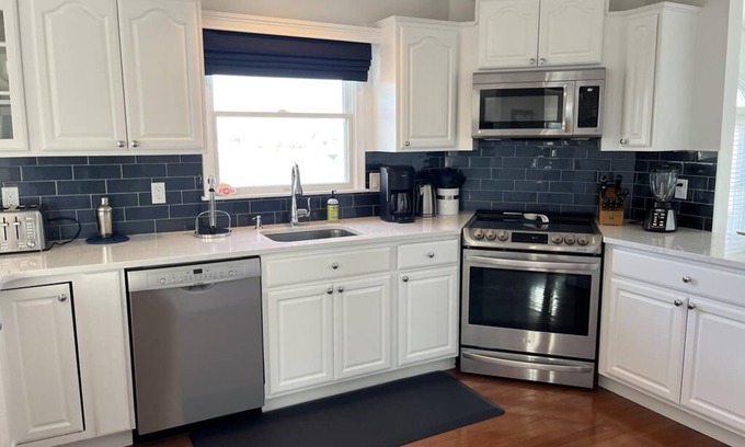 Harvey Cedars House | 5 bedroom house steps to private Beaches