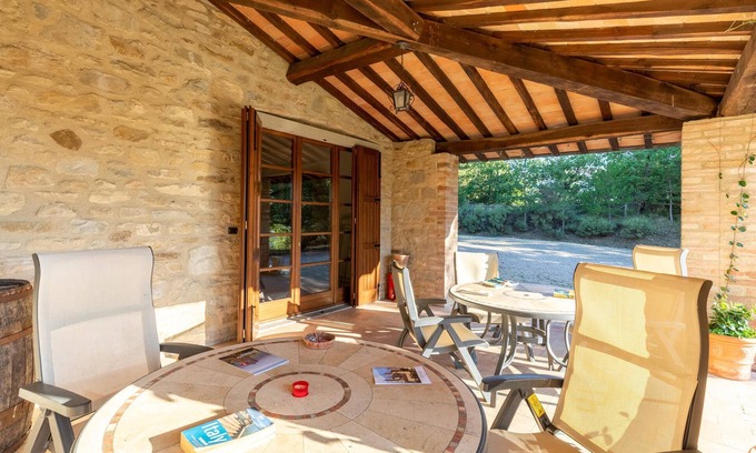 Monte Santa Maria Tiberina House | 5 bedroom accommodation in Monte S.M.Tiberina PG