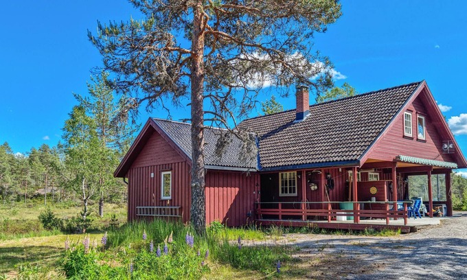 Evje House | 5 bedroom lake front home in Hornnes