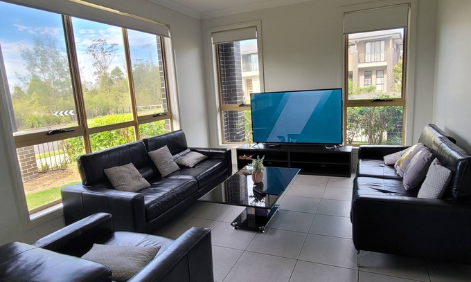 Marsden Park House | 5 bedroom luxurious house in heart of Marsden Park