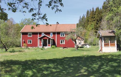 Tvetaryd House | 5 Bedroom Pet Friendly Home In Backaryd