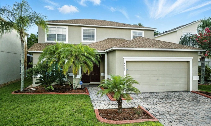 Cumbrian Lakes House | 5 Bedroom Pool Home in Gated Community Near Disney