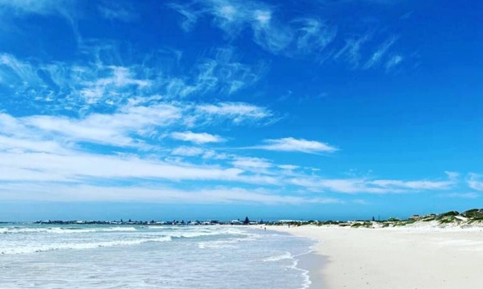 Struisbaai House | 5 Bedroomed Fisherman's Cottage in Struis Bay