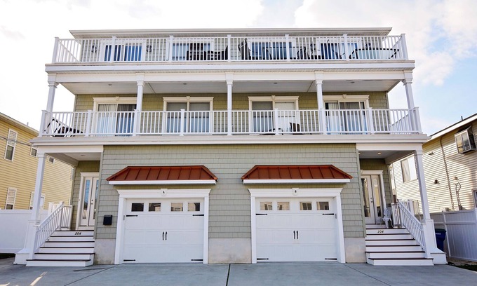 Brigantine House | 5 BEDROOMS 4.5 BATHS! 1/2 block to Beach! Pets OK! ELEVATOR!
