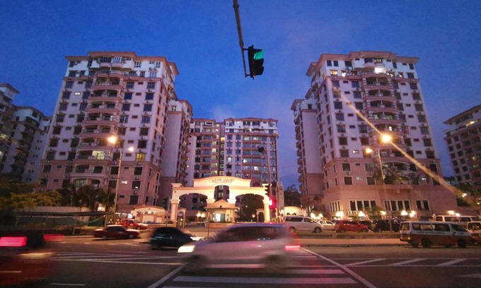Downtown Kota Kinabalu Apartment | 5 Bedrooms Penthouse 3 Bedrooms Apartment Marina Court Resort Condominium