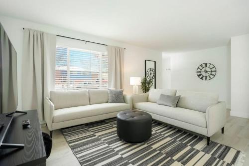 Allendale Area House | 5-Bedrooms! Stylish and Modern Home, Pets Welcome!