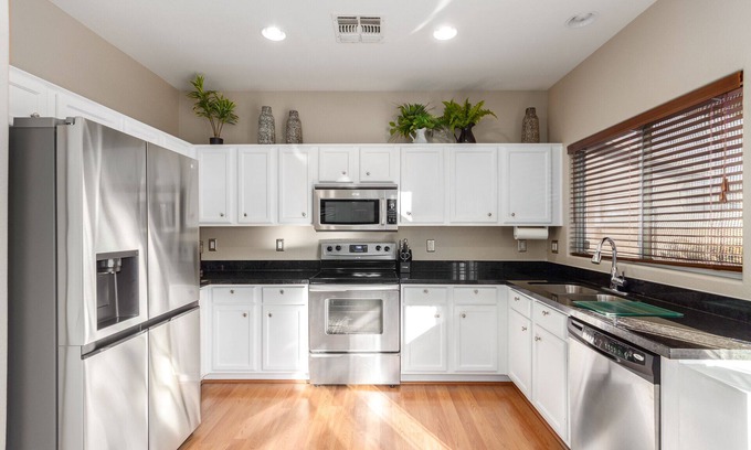 Avondale House | 5 bedrooms with pool near MLB Baseball Parks, NFL Football Stadium & NASCAR