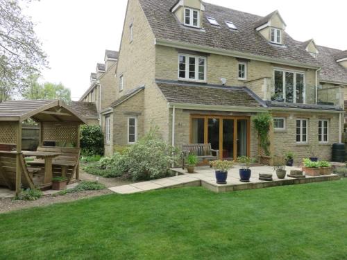 Burford House | 5 Burford Mews