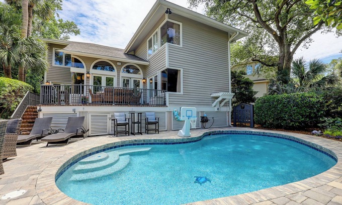 Palmetto Dunes House | 5 Burns Court - Palmetto Dunes with Golf Course Views & Private Pool