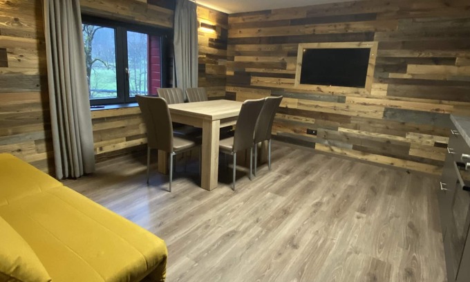 Rochesson Apartment | (5) Chalet des Marronniers, Jacuzzi (private) & Pool