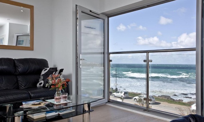Newquay Apartment | 5 Fistral Beach, Newquay