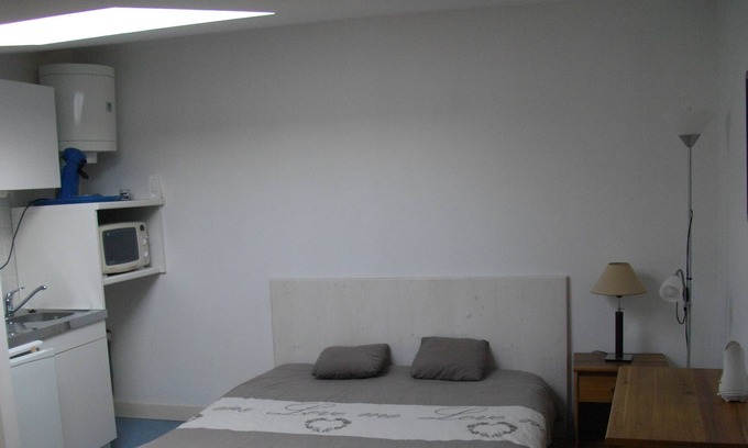 Saint Rogatien Apartment | 5 km from LA ROCHELLE, come and spend a WEEKEND in a comfortable studio
