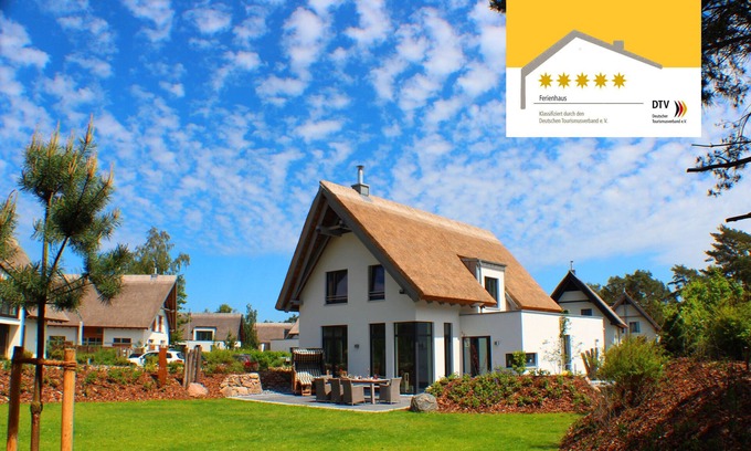 Karlshagen House | 5 * Luxury Thatched directly in the dune forest on the beach, a spa tub, a sauna, SSC