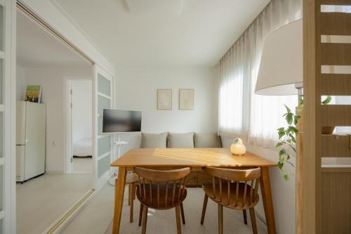 Dohwa-dong Apartment | 5 Min to 마포역, Easy Access to Hongdae, Airport Railroad and Bus - Foreigner only