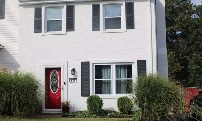 Charlottesville House | 5 min to Downtown C'ville, 3b/2b Comfortable!
