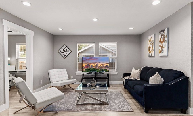 Highland Park House | 5 Min to Riverwalk+Alamo-10 Min to Pearl
