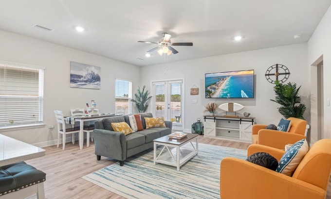 Port St. Joe House | 5-min Walk to Beach! Mother in law suite included* Steps to Pool & Pets Friendly