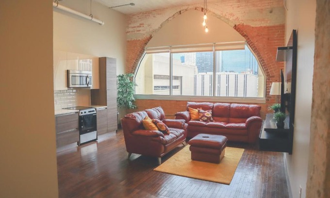 Downtown Dallas Apartment | 5 Min Walk to Dallas Convention Center