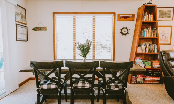 Nags Head House | 5 min Walk to Ocean, 1 Block to Dowdy Park AMAZING Location!