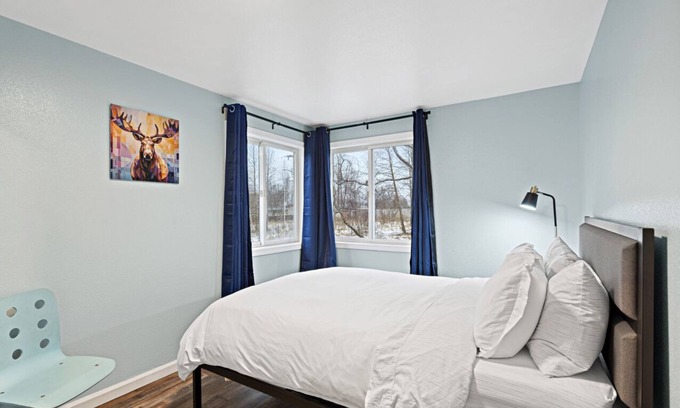 North Star Apartment | 5 Min walk to restaurants/cafes, 8 min drive to airport, 10 min walk to trails.